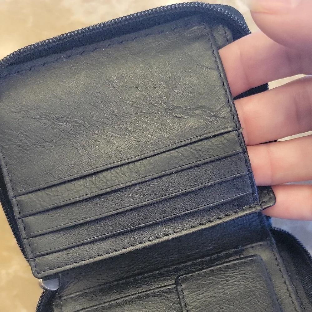 100% Black Leather Card Holder/Billfold